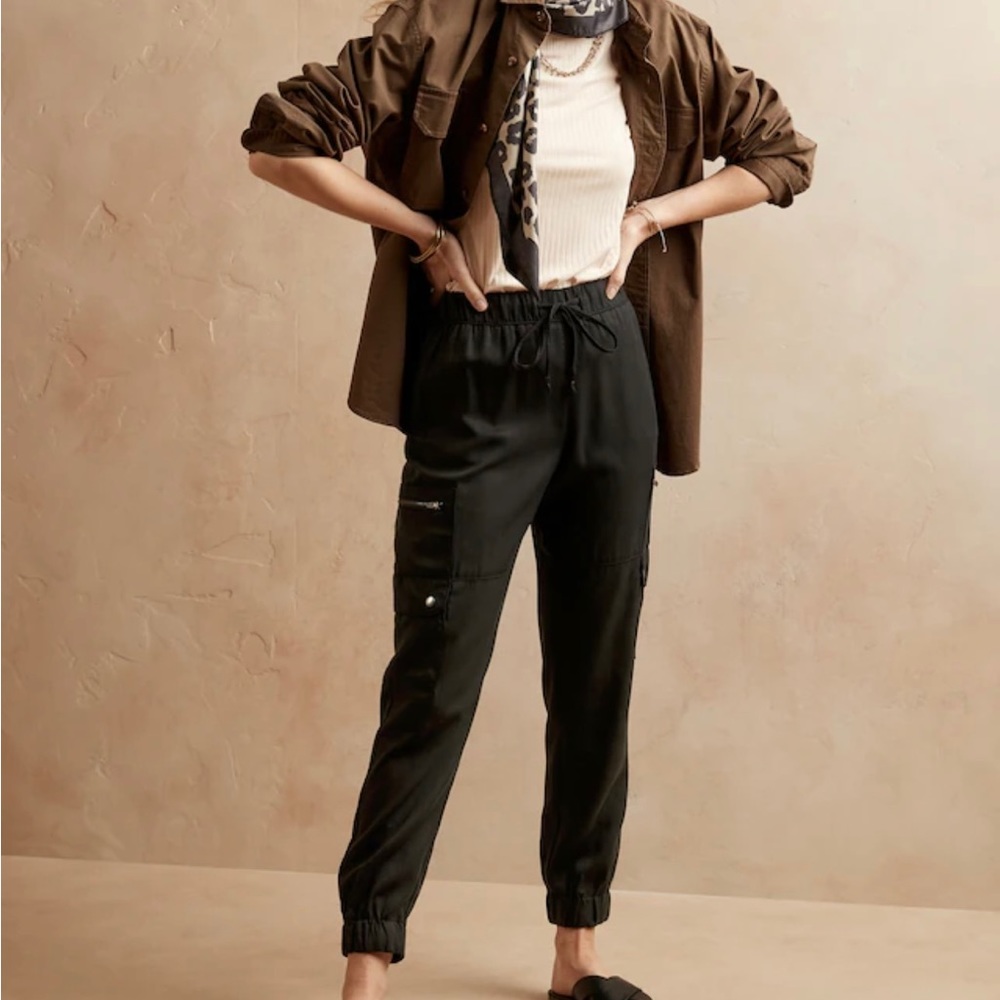 Banana Republic- elastic waistband joggers